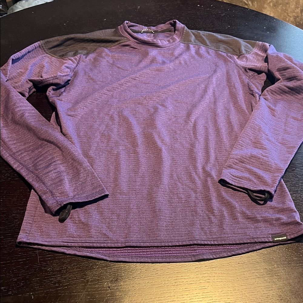 Patagonia layering piece. Long sleeve Men’s M. Good used condition.